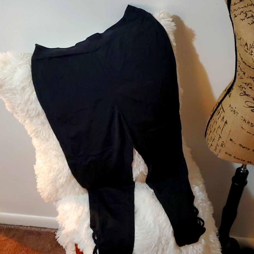 🆕️Persun Capri Leggings w/side Details